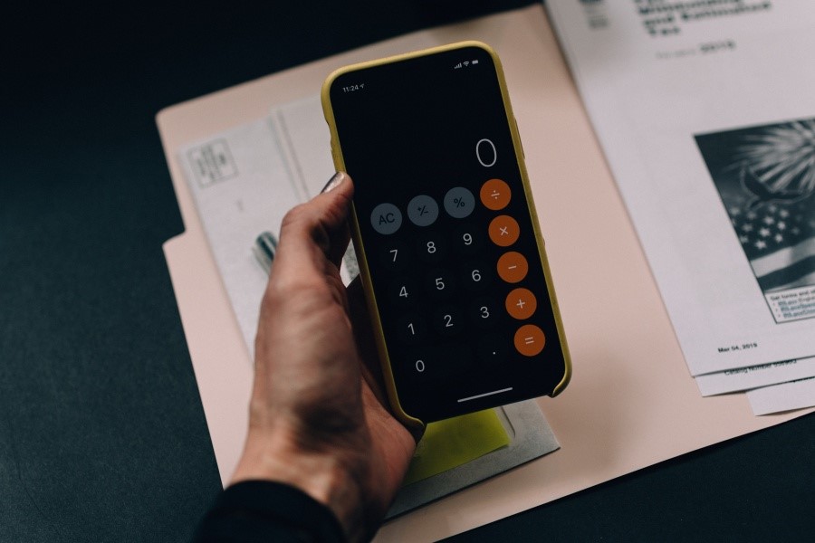 Set budgets of advertisement